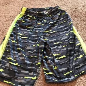 Boys Tek Gear Dry Tek Medium 10/12 shorts